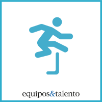 El presente ya es híbrido (8) Icono azul de persona saltando un obstáculo dentro de cuadrado con borde celeste